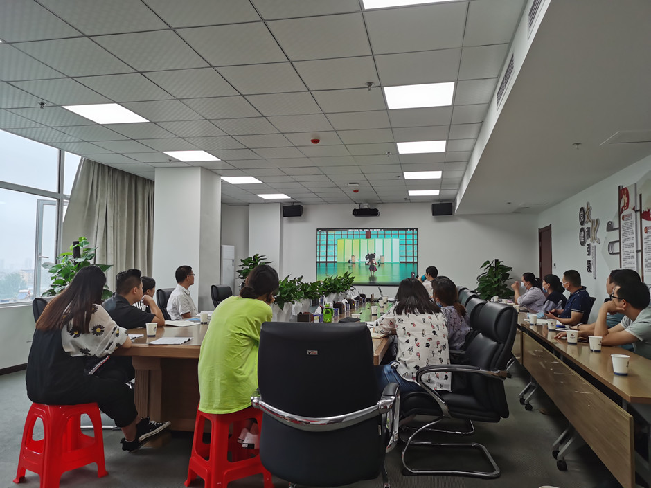 房投公司開(kāi)展《2020年襄陽(yáng)市法律宣講進(jìn)公司》之《民法典》宣傳普及活動(dòng)